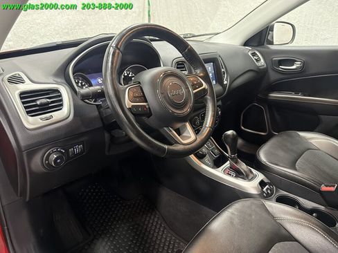 Used 2018 Jeep Compass Latitude w/ Popular Equipment Group AWD/4WD image 3