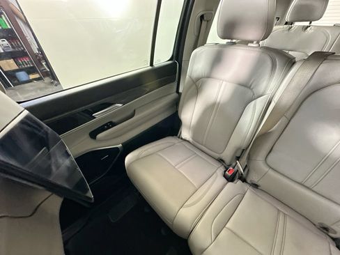 Used 2022 Jeep Wagoneer Series II w/ Rear Seat Video Group 1 AWD/4WD image 12