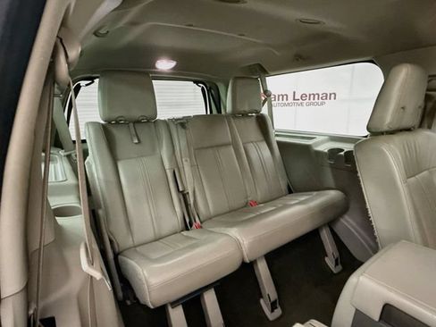 Used 2017 Lincoln Navigator L Select RWD image 30