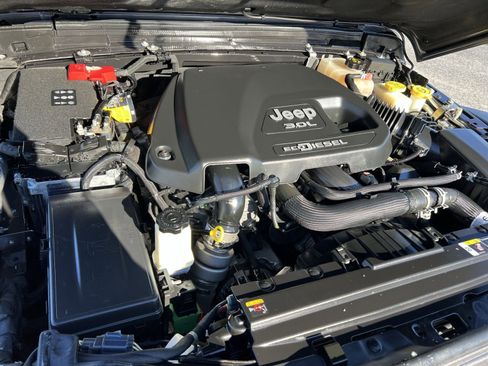 Used 2021 Jeep Wrangler Unlimited Rubicon image 25