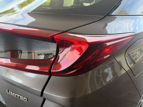 Used 2021 Toyota Prius Prime Limited FWD image 31