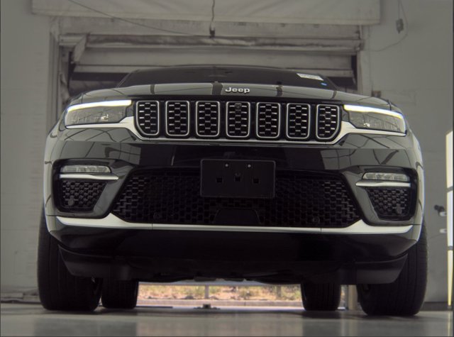Used 2022 Jeep Grand Cherokee Summit AWD/4WD image 14