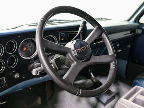 Used 1990 Chevrolet Blazer 4WD image 13