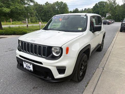 Used 2023 Jeep Renegade Latitude AWD/4WD image 3