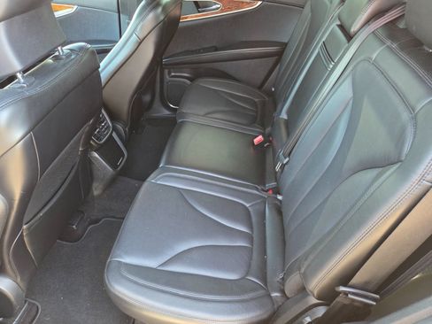 Used 2016 Lincoln MKX Reserve w/ Technology Package FWD image 9