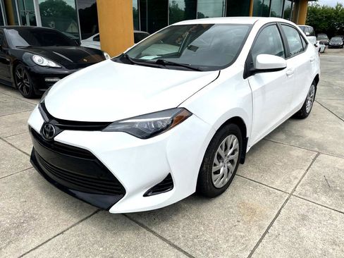 Used 2019 Toyota Corolla LE image 5