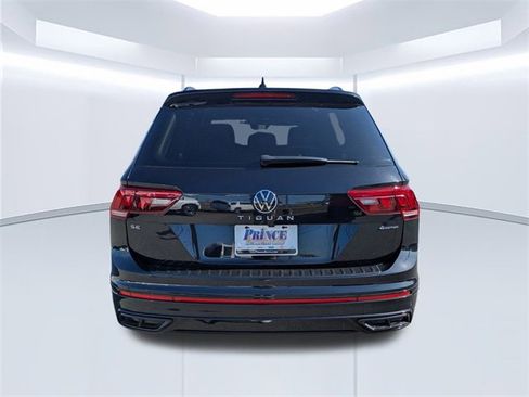 Used 2022 Volkswagen Tiguan SE R-Line image 6