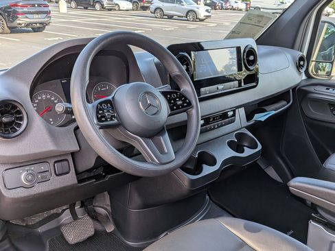Used 2024 Mercedes-Benz Sprinter 2500 image 16