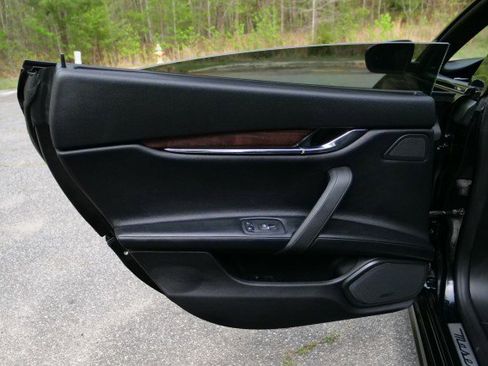 Used 2019 Maserati Quattroporte S image 27