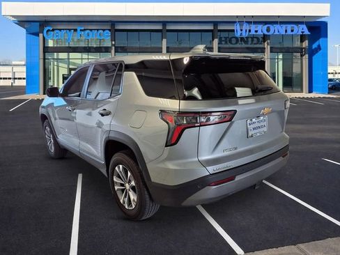 Used 2026 Chevrolet Equinox LT w/ Convenience Package II FWD image 3