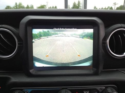 Used 2020 Jeep Wrangler Unlimited Sahara w/ Dual Top Group AWD/4WD image 60