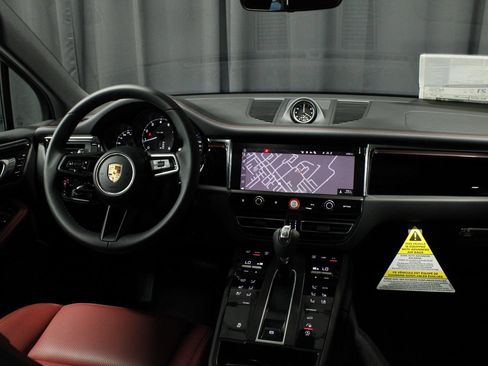 New 2026 Porsche Macan AWD/4WD image 10