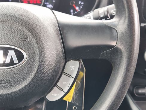 Used 2019 Kia Soul image 27