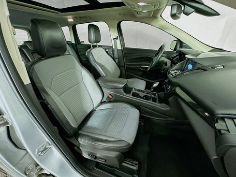 Used 2019 Ford Escape Titanium AWD/4WD image 31