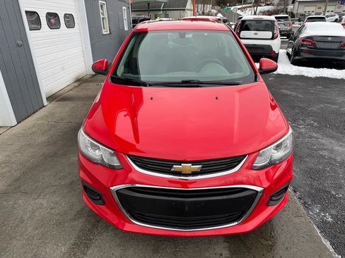 Used 2017 Chevrolet Sonic LT image 2