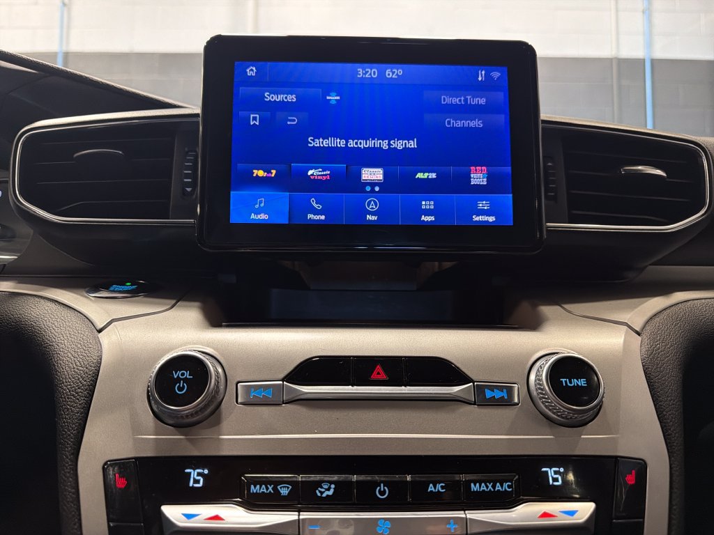Used 2020 Ford Explorer XLT w/ Equipment Group 202A AWD/4WD image 6