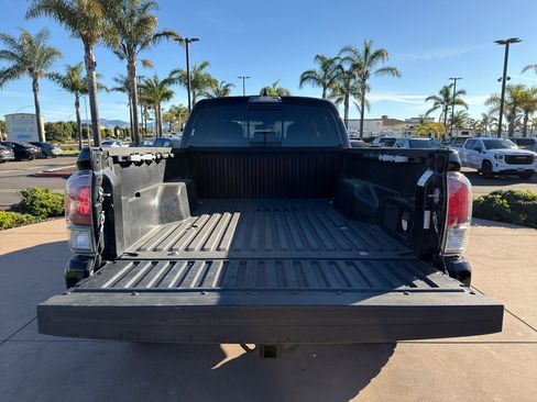 Used 2021 Toyota Tacoma 4x4 Double Cab image 5