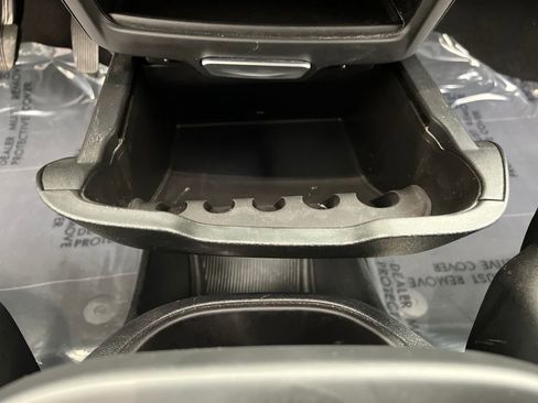 Used 2025 Chrysler Pacifica Select FWD image 50
