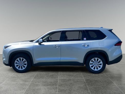 Used 2025 Toyota Grand Highlander AWD image 2