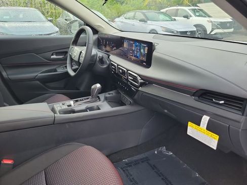 New 2026 Nissan Sentra SR w/ Floor Mat Package FWD image 30