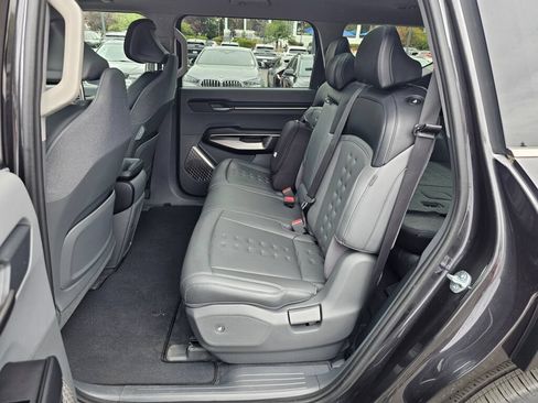 Certified 2024 Kia EV9 Wind AWD/4WD image 24
