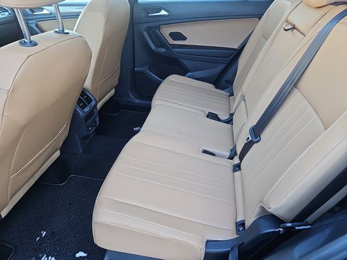 Certified 2022 Volkswagen Tiguan SE w/ Panoramic Sunroof Package image 31