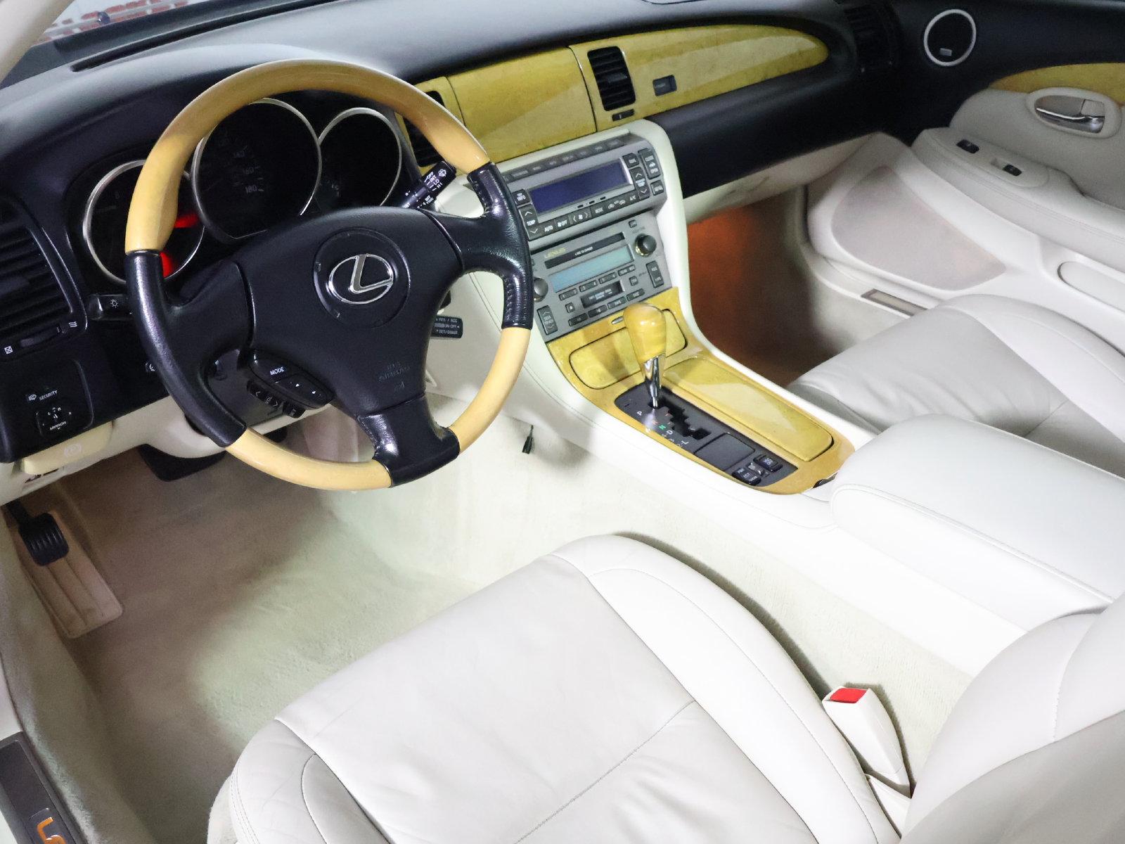 Used 2002 Lexus SC 430 Convertible RWD image 25