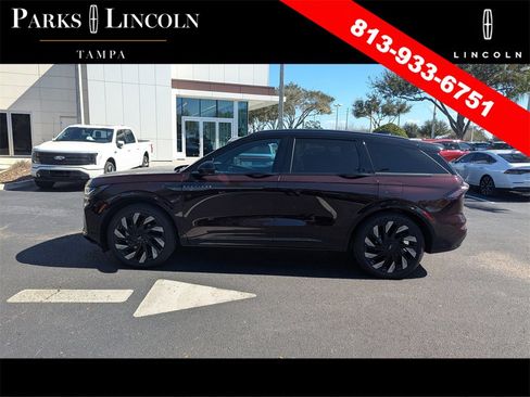 Certified 2025 Lincoln Nautilus Reserve w/ Jet Appearance Package image 5