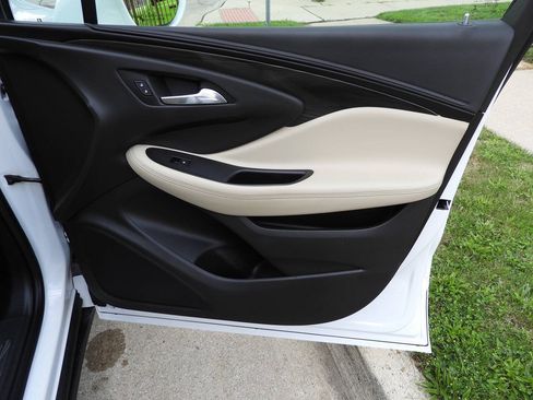 Used 2020 Buick Envision Essence w/ LPO, Interior Luxury Package FWD image 40
