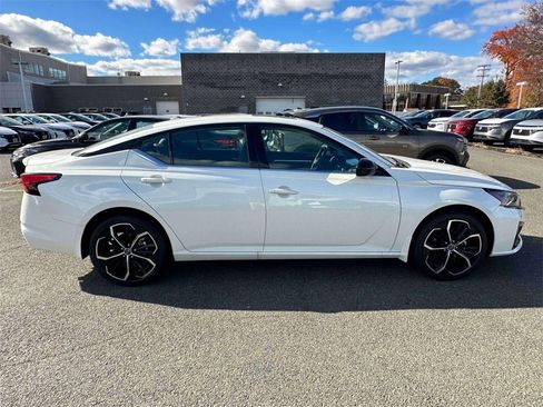 New 2025 Nissan Altima 2.5 SR w/ SR Premium Package image 4