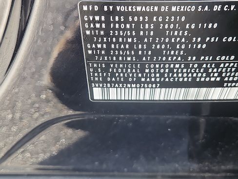 Certified 2022 Volkswagen Tiguan SE image 8