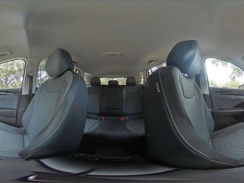 Used 2026 Volkswagen Tiguan SE FWD image 36
