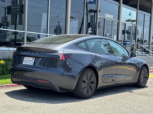 Used 2025 Tesla Model 3 Long Range RWD image 5
