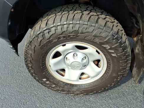 Used 2019 Toyota Tacoma SR w/ SR Convenience Package AWD/4WD image 9