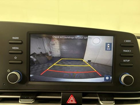 Used 2021 Hyundai Elantra SEL image 18