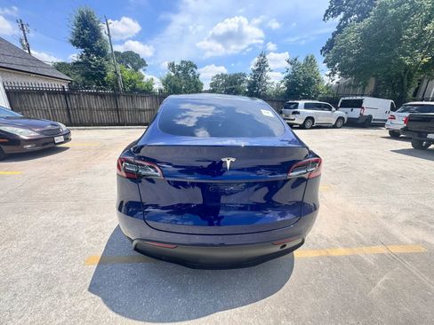 Used 2022 Tesla Model Y Long Range AWD/4WD image 3