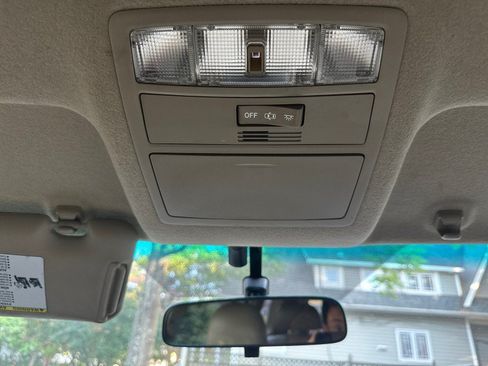 Used 2010 Toyota Highlander 4WD image 24