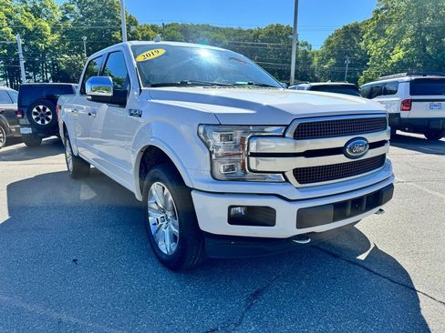 Used 2019 Ford F150 Platinum w/ Equipment Group 701A Luxury AWD/4WD image 8
