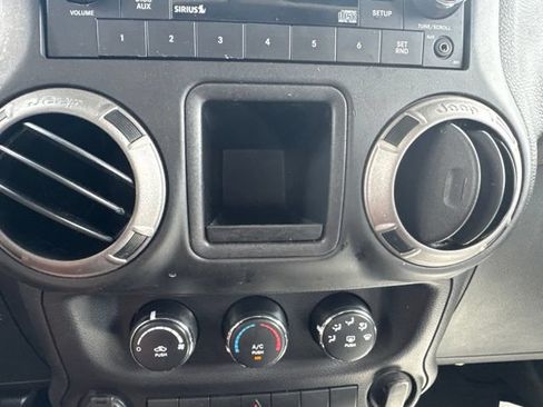 Used 2016 Jeep Wrangler Unlimited Sport w/ Connectivity Group AWD/4WD image 17