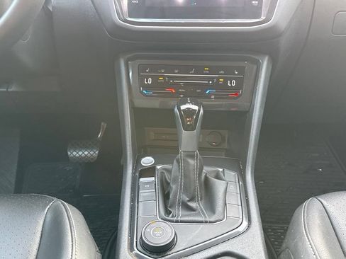 Used 2022 Volkswagen Tiguan SE AWD/4WD image 20