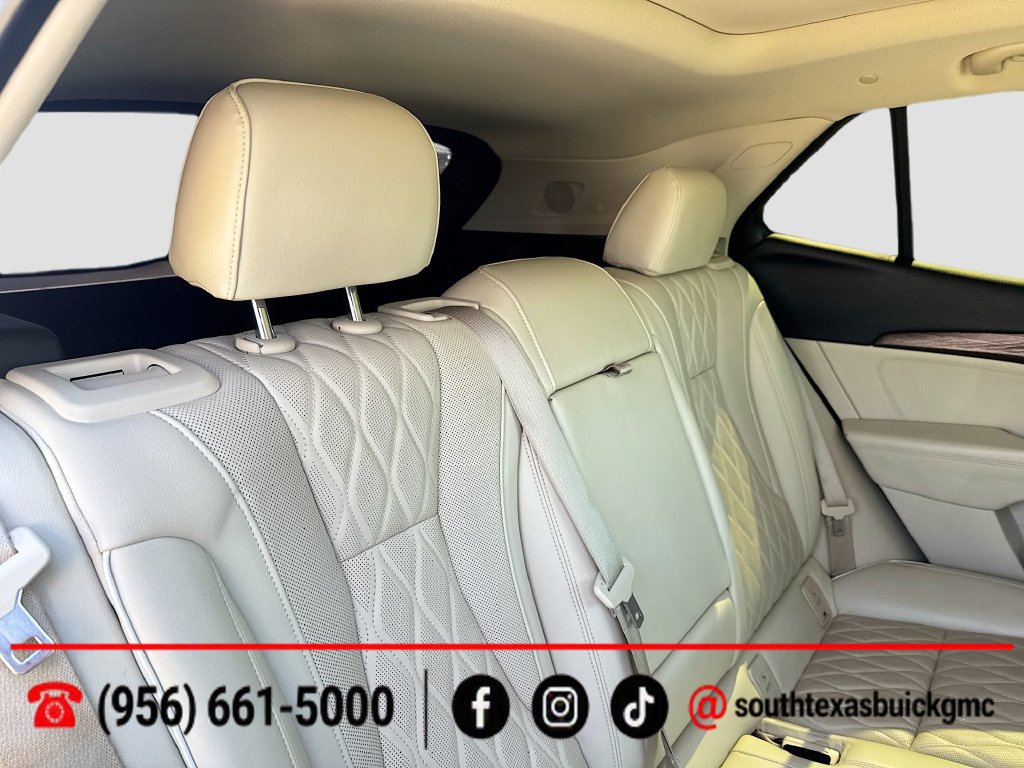 Used 2023 Buick Envision Avenir AWD/4WD image 29