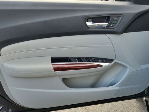 Used 2016 Acura TLX FWD image 12