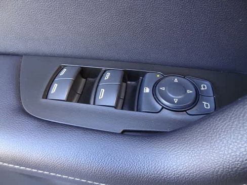 Used 2023 Chevrolet Blazer LT image 15