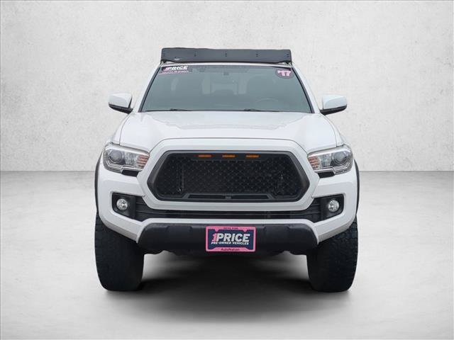 Used 2017 Toyota Tacoma TRD Off-Road w/ Tow Package (A/T) AWD/4WD image 2