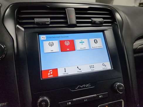 Used 2019 Ford Fusion SE w/ Equipment Group 151A FWD image 17