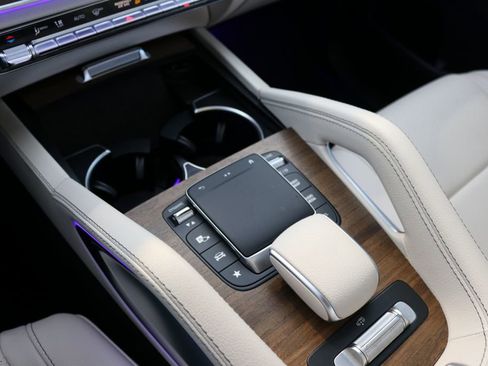 Used 2023 Mercedes-Benz GLS 450 4MATIC image 59