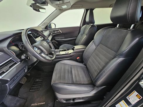 Used 2025 Mitsubishi Outlander SE AWD/4WD image 17