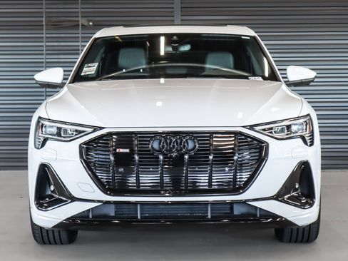Used 2023 Audi e-tron Premium w/ Convenience Plus Package AWD/4WD image 13