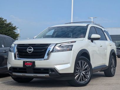 Used 2024 Nissan Pathfinder SL w/ SL Premium Package