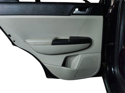 Used 2020 Kia Sportage LX image 20